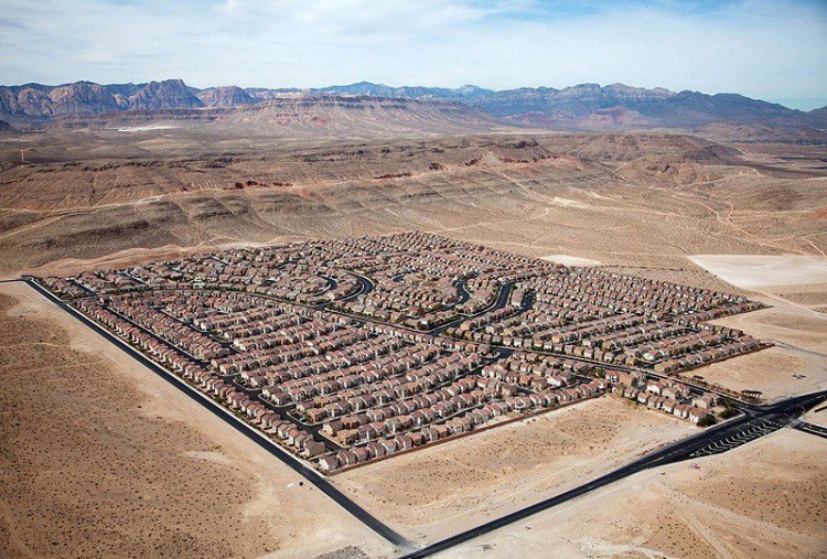 20 Жилой квартал в пустыне, Лас-Вегас, Невада.