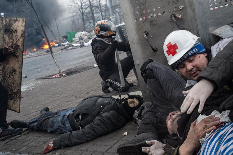 28 Фотография из цикла «Герои Майдана».