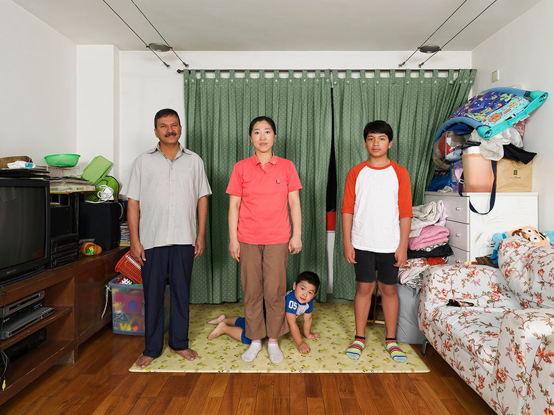 3 Семья Чандола, 2013 год.
Гражданство: Индия, Корея.
Предки: индийцы, корейцы.
Языки: английский, корейский, мандарин, хинди.
Живут в Пекине.