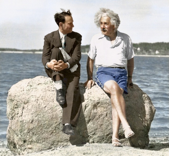 18 Альберт Эйнштейн. Нассау, Лонг-Айленд, Нью-Йорк, лето 1939 года.