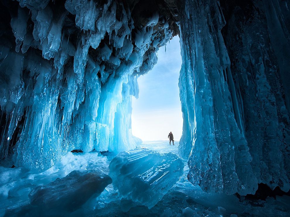 18 "Кристальная пещера". Автор - Xiao Zhu. Озеро Байкал (Сибирь).