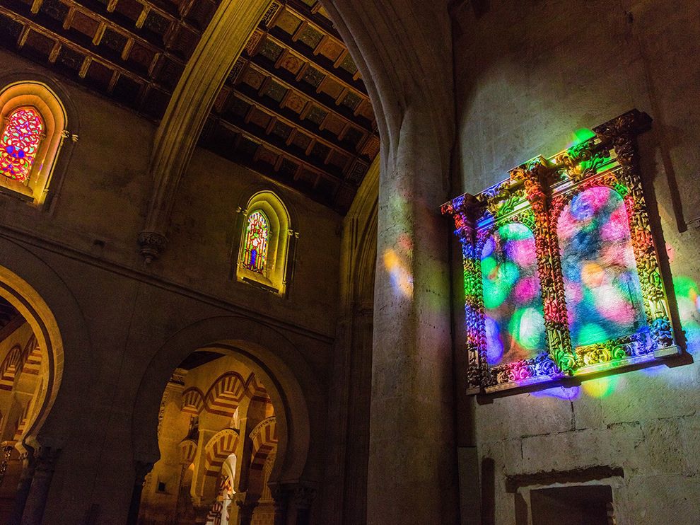 24 "Разноцветный свет". Автор - Bin Yu. Мескита или Крдовская соборная мечеть — римско-католический собор, расположенный в андалусском городе Кордова (Испания).