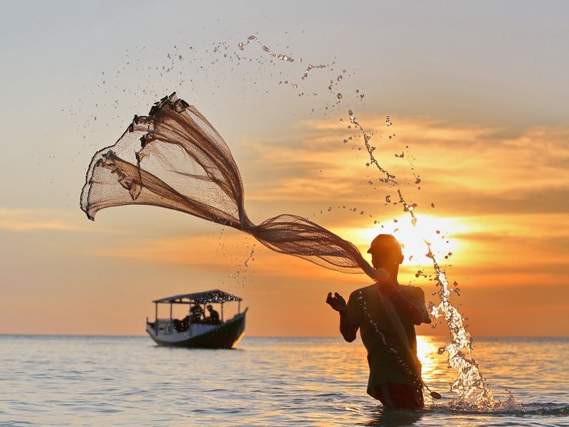 2 Рыбак в Индонезии, пляж Бира. Автор - Доди Кусума.