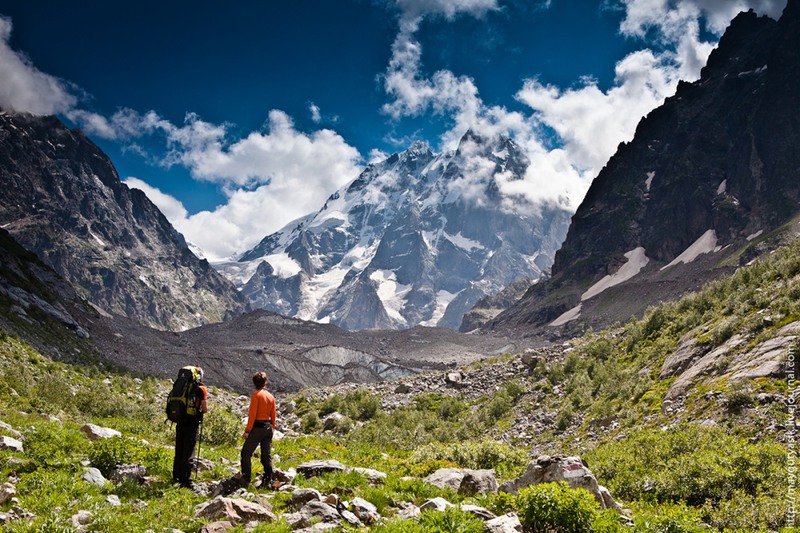14 Гора Ушба — одна из самых живописных вершин Кавказа с двойной вершиной. Источник: maygutyasik.livejournal.com