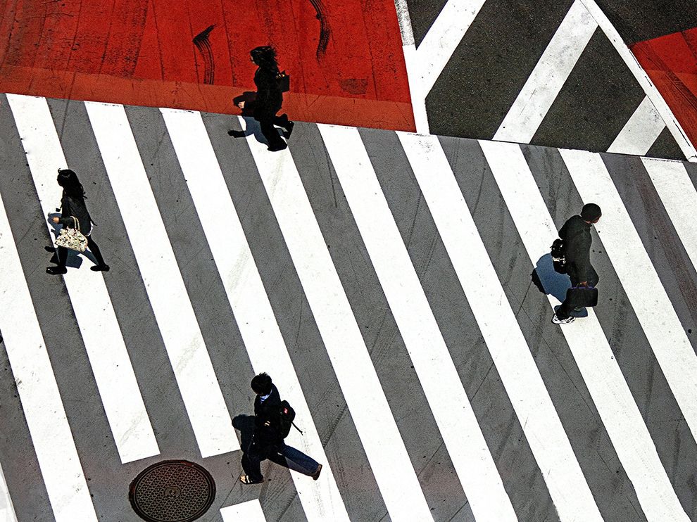 28 "Пересечение линий". Автор - José Hernán Cibils. Перекресток в Токио.
