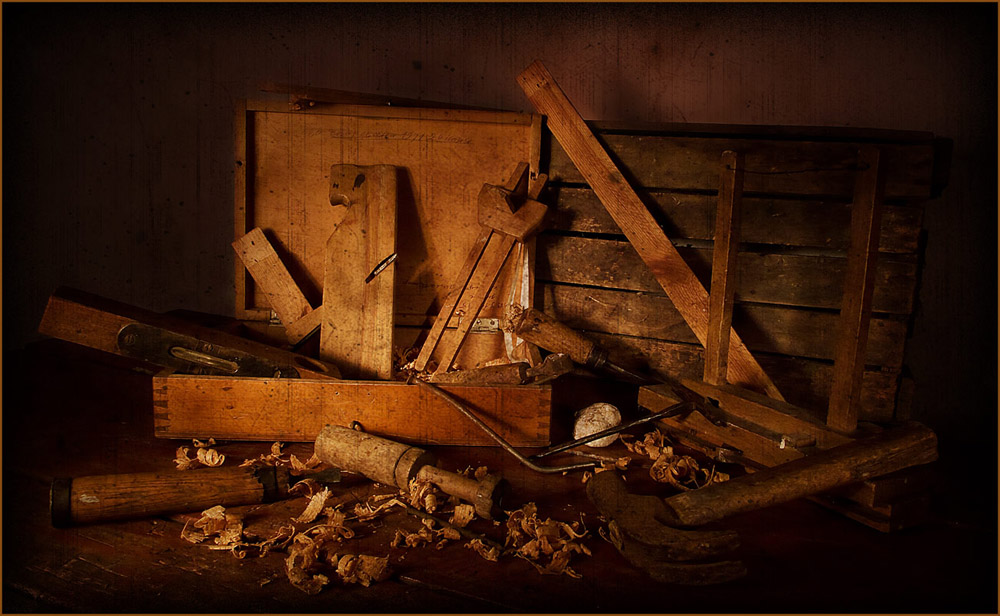 старые инструменты плотника