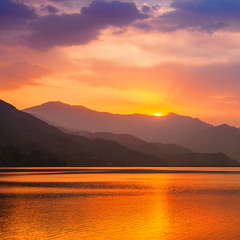 Закат над озером Фева