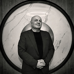 Мужской портрет в интерьере