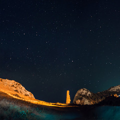 Генуэзская крепость ночью