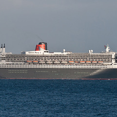 Круизный лайнер" Queen Mary 2"