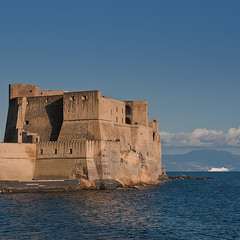 Замок Кастель дель Ово (Castel dell'Ovo)