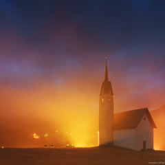 Италия. Caviola. Храм в тумане.