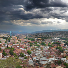 Солнечный Тбилиси в хмурую погоду