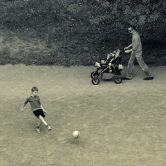 Мальчик и мяч 2