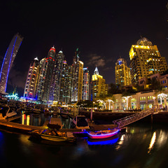Ночная Дубай Марина.