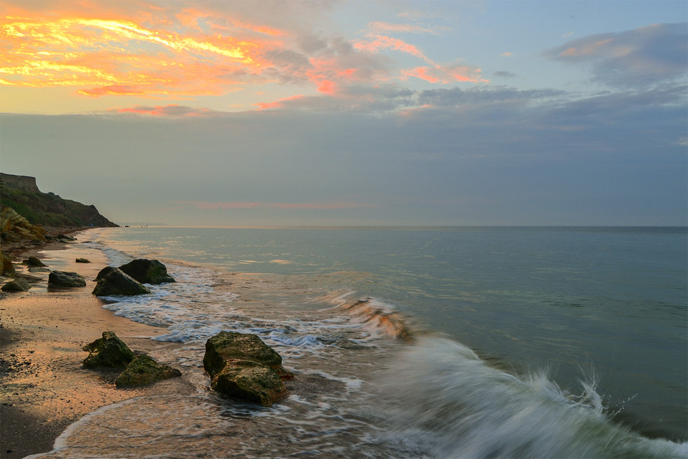 Ай петри морской прибой. Коктебель морской Прибой. Морской Прибой Анапа. Волны море Коктебель. Морской Прибой фото.