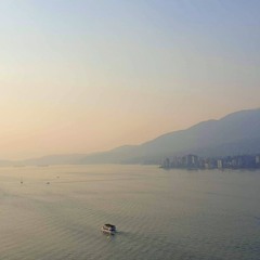 Туманний захід сонця.