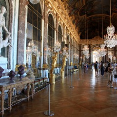 Зеркальный зал Версальского дворца.