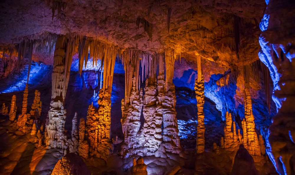 Сталагмиты фото в пещере