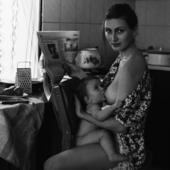 Мадонна с ребенком на кухне