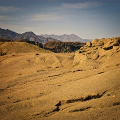 Песок и горы