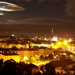 Луна над Прагой
