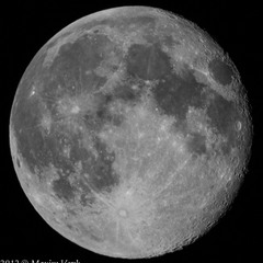 Луна через телескоп