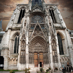 Церква Saint-Ouen  в  Руані і монах з сокирою біля неї