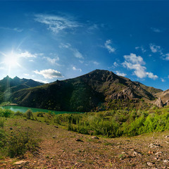 озеро у села Зеленогорье (Крым)