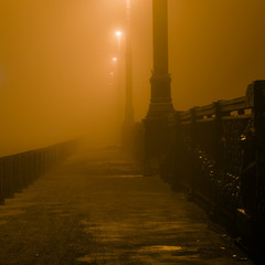 И снова ночь, туман, фонарь...