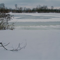 Тиша крижаної річки