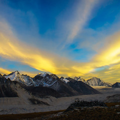 Закат над ледником Кхумбу