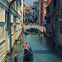 Прогулка по Венеции на гондоле!