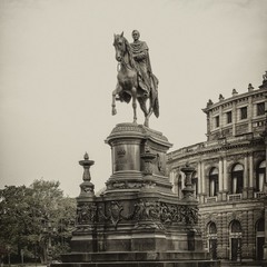 Дрезден. Пам'ятник королю Йоганну.