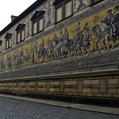 Дрезден. Історія в особах на стіні. Загальний вид.