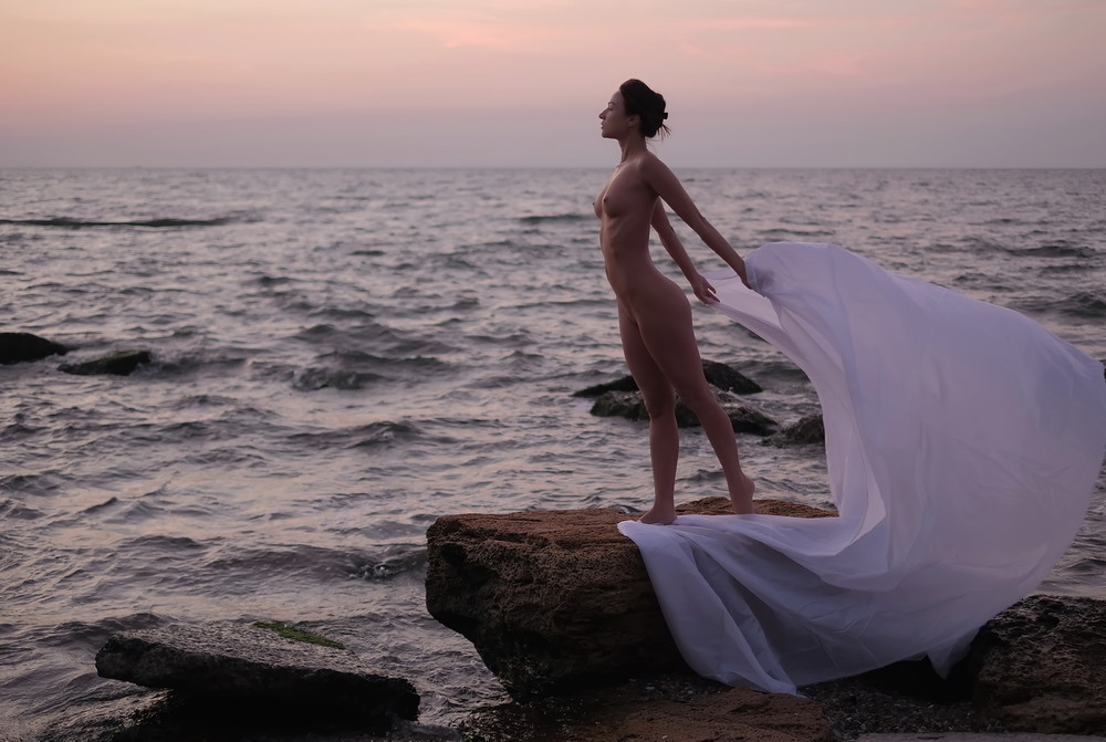 foto-nyu-mariupol-popu-konchil