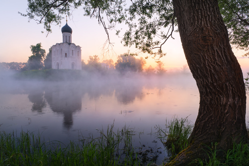 Церковь на белом озере