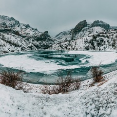 Замёрзшее Озеро