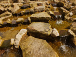 Вода та каміння
