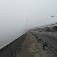Плотина ДнепроГЭСа: ноябрь, туман.