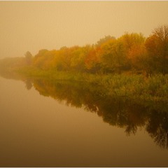 Река дышит холодным туманом...