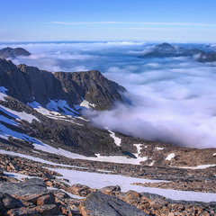 Понад Землею лине хмарнота ця. Хмарнота і йняття оддиху вітру - кажу я вам.