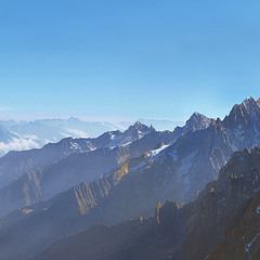 Широка долина, панорама: праворуч - Італія, ліворуч - Франція