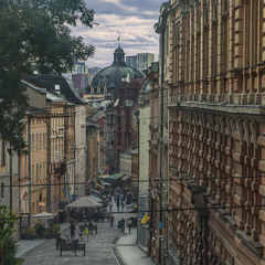 Das sind die Straßen von Lemberg am Abend (дас зінд ді штрасен фон Лемберґ ам абенд).