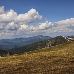 Понад Чорногорою хмари сунуть в травні.