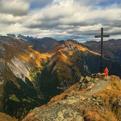 Люде пересуваються світами в пошуках несподіваного. Врешті-решт - знаходять буває.