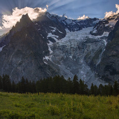 Зненацька проміння ясне від сну пробудило мене.
