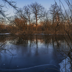 Темна крига річку вкрила (київська зима).