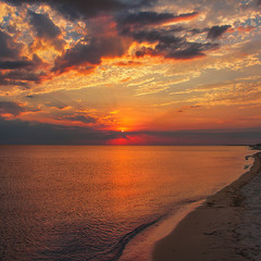 Коли жанринок небесних час настає, люде чомусь радіють, а потім зітхають - кожен про щось своє.