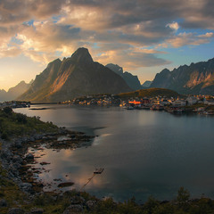 Сонце освітлює наніч гарно землю, а буває - кидає на неї останні промені надії. Ракурс має значення